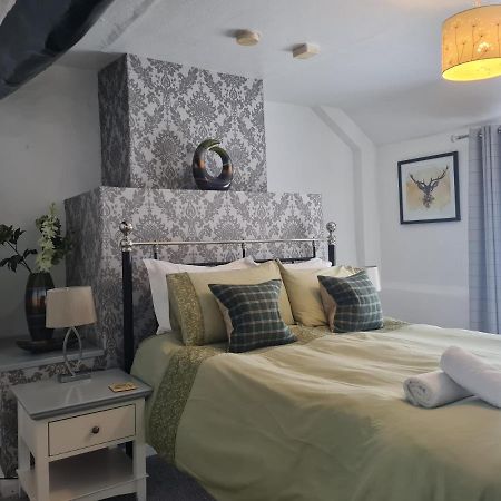 The Crown Inn - Wentnor Bishop's Castle Extérieur photo